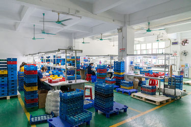 GUANGDONG YUHUA PLAYING CARDS CO.,LTD. productielijn van de fabrikant