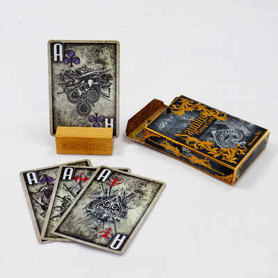 kopen Fabriek Op maat gedrukt Hoogwaardige Russische ingewikkelde stijl Spelkaarten Print Goudfolie Glanzige donkere Spelkaarten Poker online manufacture