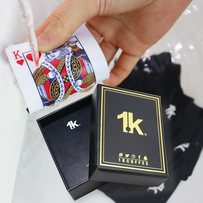 kopen Gepersonaliseerde PVC speelkaarten glad goud geplatte pokerkaarten koel zwart creatief duurzaam online manufacture