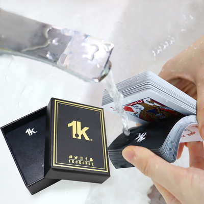 kopen Op maat gedrukt waterdicht volwassen Arabisch Dubai Play Card Deck Met AI Artwork Format online manufacture
