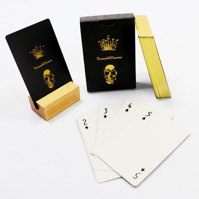 kopen CMYK 100g Custom Black Core Paper Poker Spelkaarten Met Gouden Rand En Folie Stamping Papierdoos online manufacture