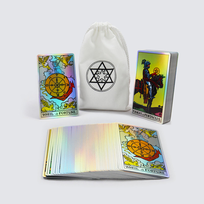 Op maat gemaakte premium laser tarotkaarten voor beginners groothandel normale grootte heks tarotkaart verpakt in witte stoffen zak